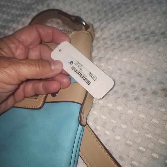 CHARMING CHARLIE NWT TURQUOISE CROSSBODY BAG & MATCHING WALLET COMBO - Picture 3 of 11